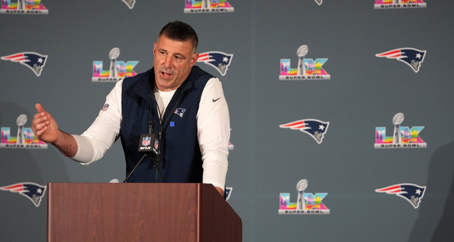 Patriots Host Special Guest At Pre-Super Bowl Practice