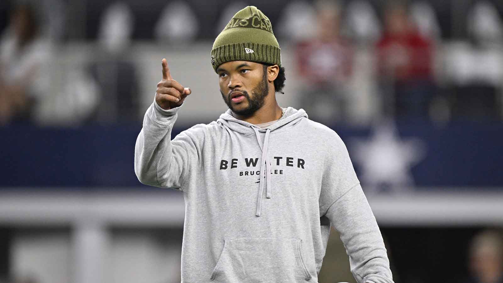 Arizona Cardinals quarterback Kyler Murray (1) warms up before the game against the Dallas Cowboys at AT&T Stadium. Mandatory Credit: Jerome Miron-Imagn Images