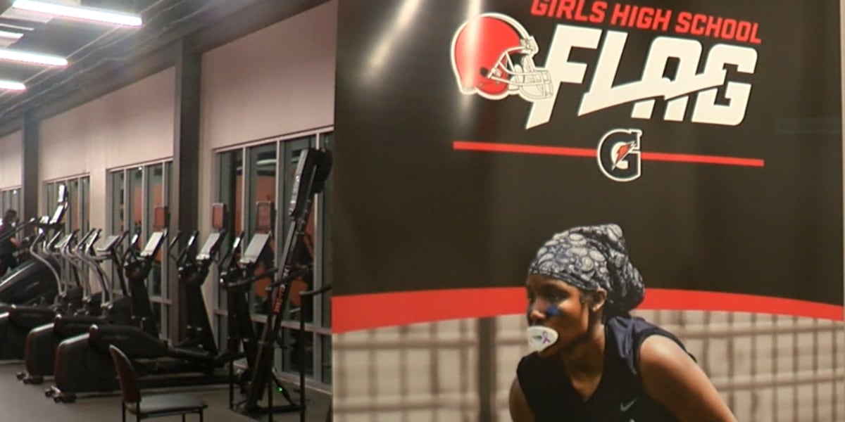 Cleveland Browns host girls high school flag football coaches clinic