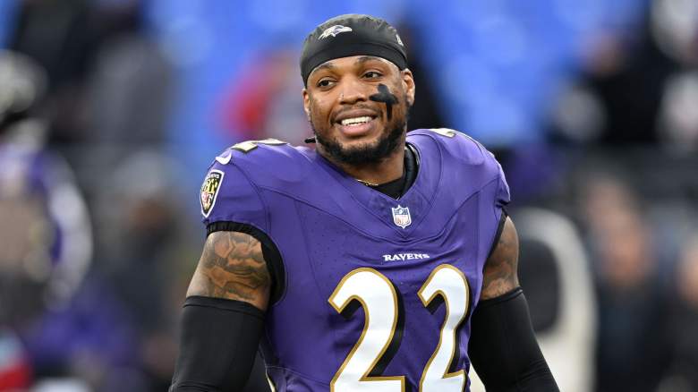 Derrick Henry #22 of the Baltimore Ravens looks on before the game against the Cleveland Browns at M&T Bank Stadium on January 04, 2025 in Baltimore, Maryland