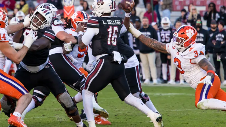 NFL Writer Identifies 'Ideal Three-Round Draft Haul' For Patriots image