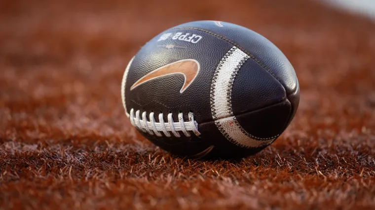 High school football recruits using AI-generated highlight tapes is on the rise image