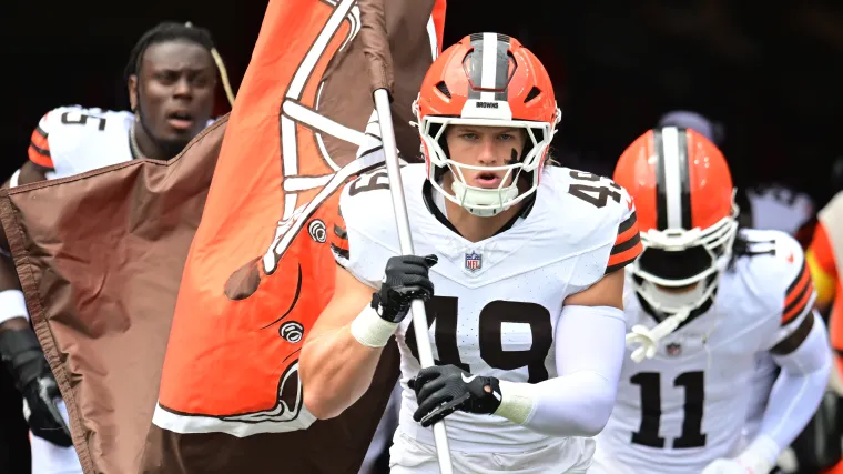 Browns star Carson Schwesinger hopes 'nothing changes' under new DC Mike Rutenberg image