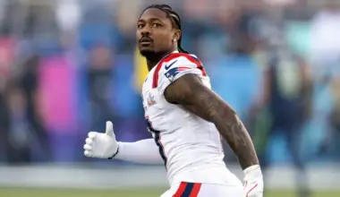 Patriots' Mike Vrabel Comments On Stefon Diggs Future Amid Release Rumors image