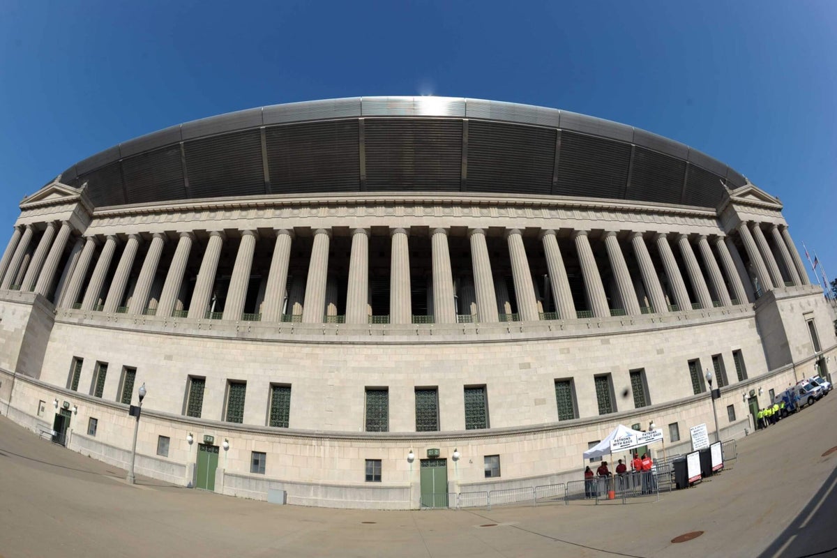 Chicago Bears stadium race heats up as Illinois, Indiana push bills forward