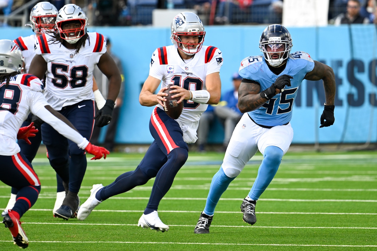 Patriots Titans Football