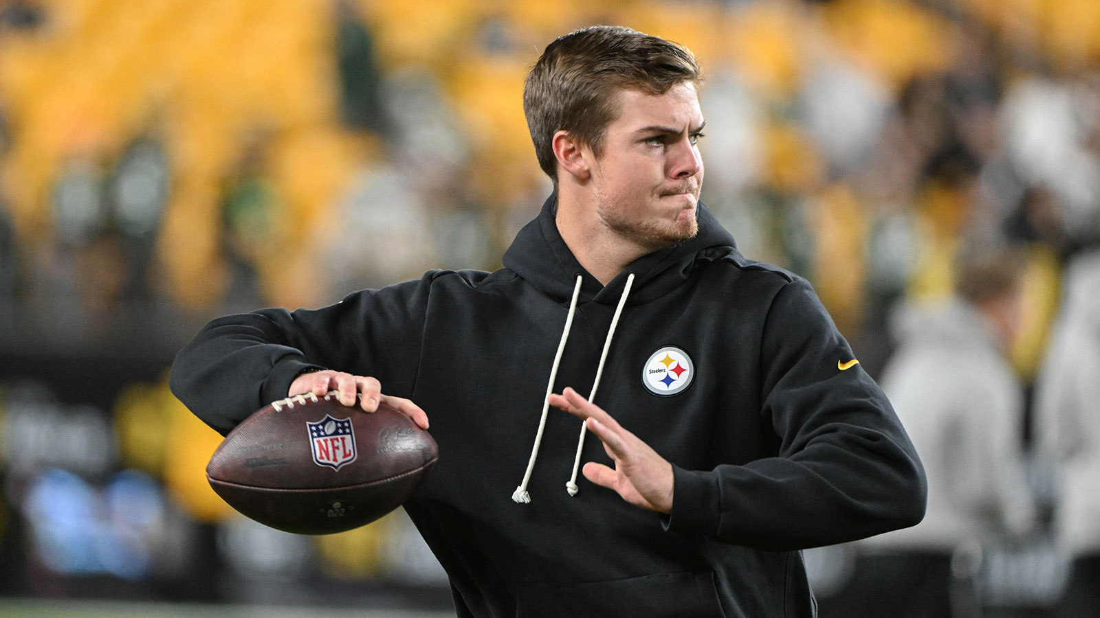Pittsburgh Steelers quarterback Will Howard warms up for a game against the Green Bay Packers at Acrisure Stadium.