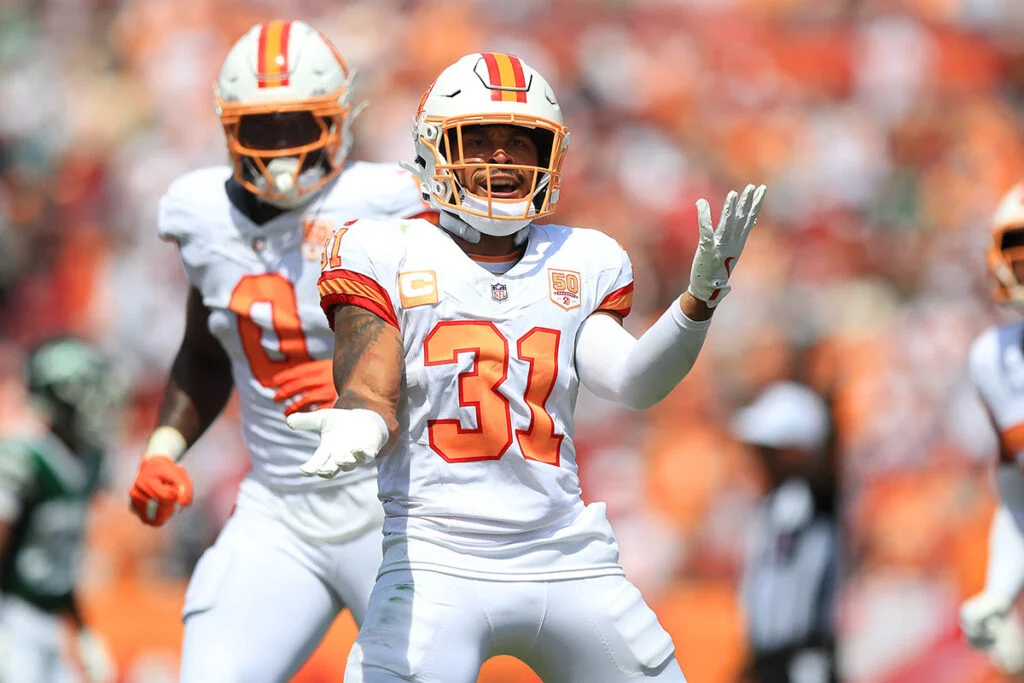 Bucs' Antoine Winfield Jr. Wins 2026 Pro Bowl Defensive Mvp 2 Bucs S Antoine Winfield Jr. And Olb Yaya Diaby