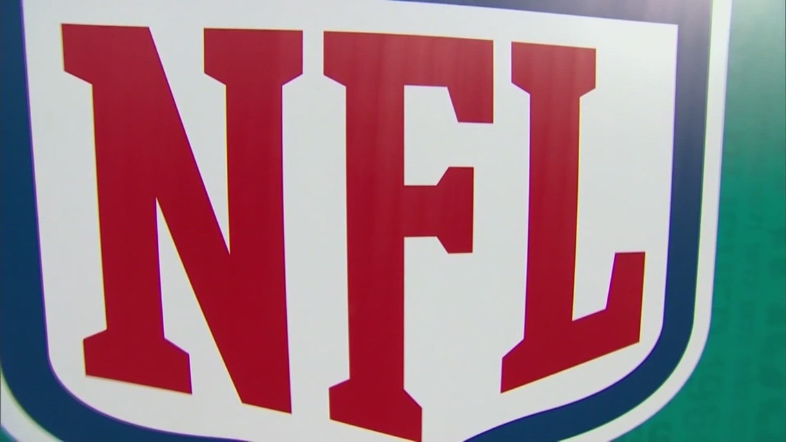 President Trump pardons 5 former NFL players, including a former Bills running back