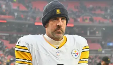 Steelers GM guarantees an important thing about Aaron Rodgers' decision in 2026