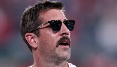 Aaron Rodgers could leave Steelers to take QB job with Super Bowl contender in 2026