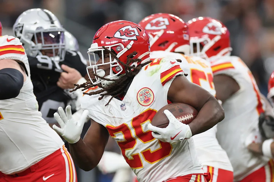 LAS VEGAS, NEVADA - OCTOBER 27: Kareem Hunt #29 of the Kansas City Chiefs rushes the football against the Las Vegas Raiders during the NFL game at Allegiant Stadium on October 27, 2024 in Las Vegas, Nevada. The Chiefs defeated the Raiders 27-20. (Photo by Christian Petersen/Getty Images)