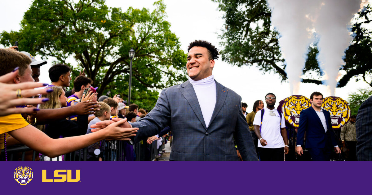 Football’s Augustus Named Officer on SEC Advisory Council – LSU