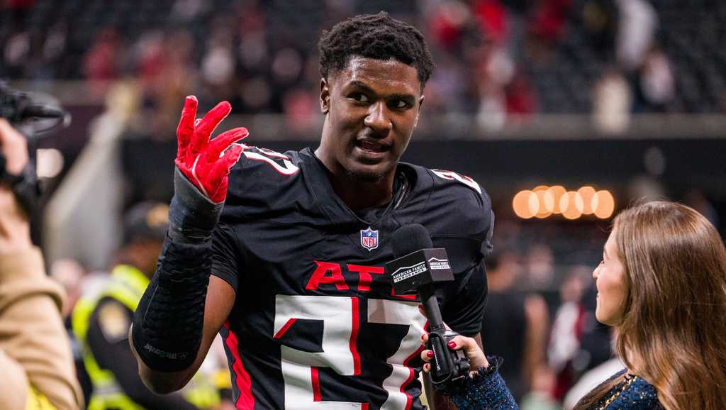 Falcons face questions about Pearce's future after Florida arrest