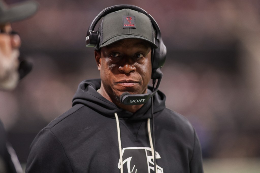 The 49ers are turning to former Falcons coach Raheem Morris as their new defensive coordinator.