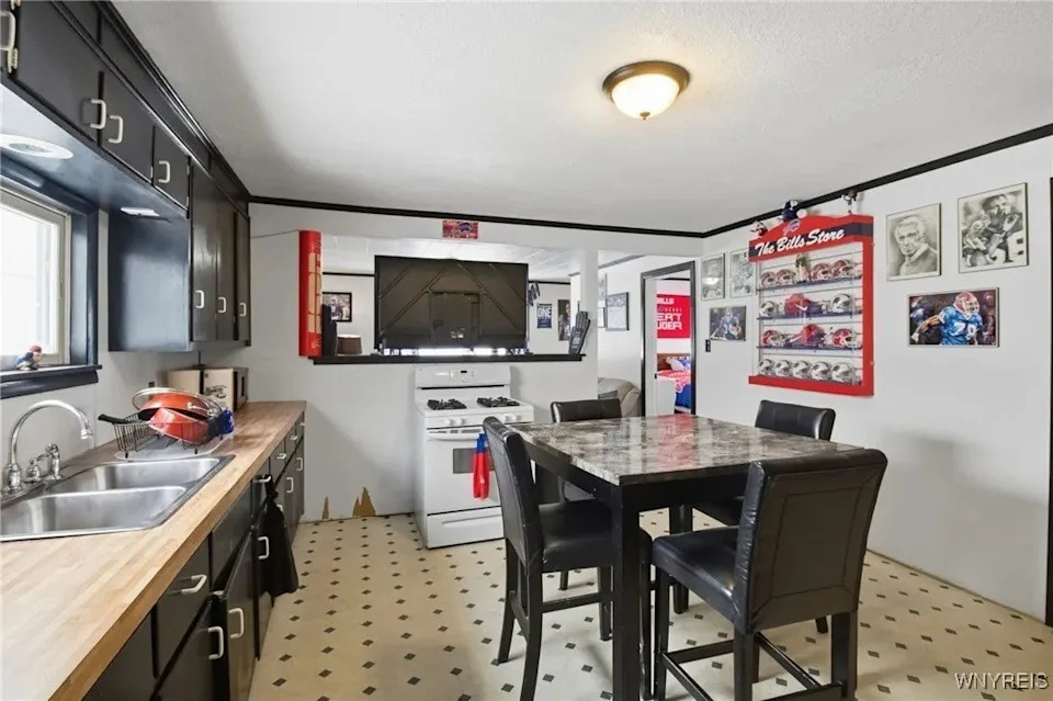The spacious kitchen would be a great spot for tailgating meal prep. <span class="image-credit">(Realtor.com)</span>