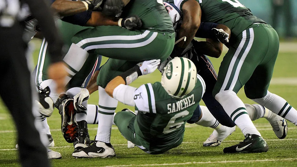 Mark Sanchez butt fumble