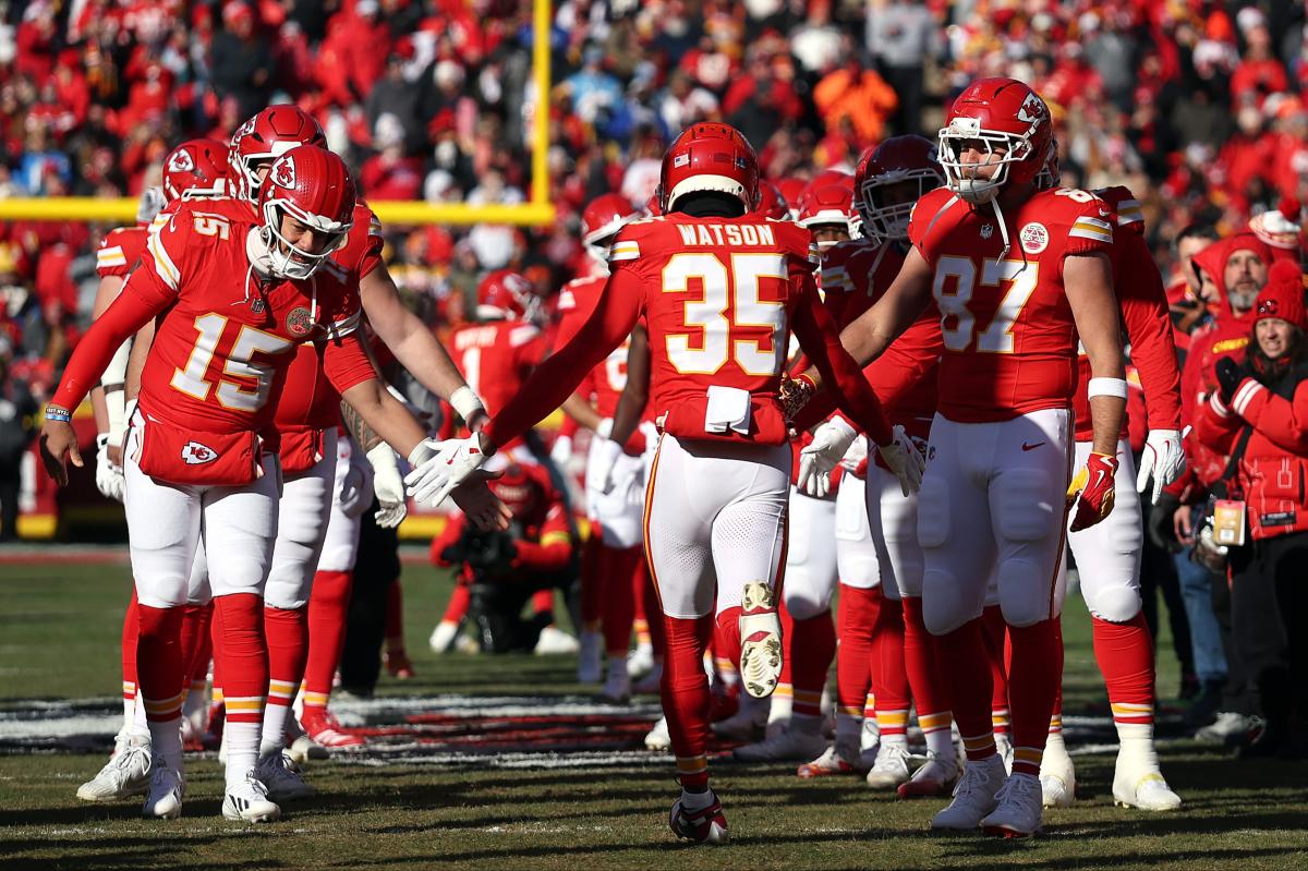 Missouri pol would rather see Chiefs to play at high school field