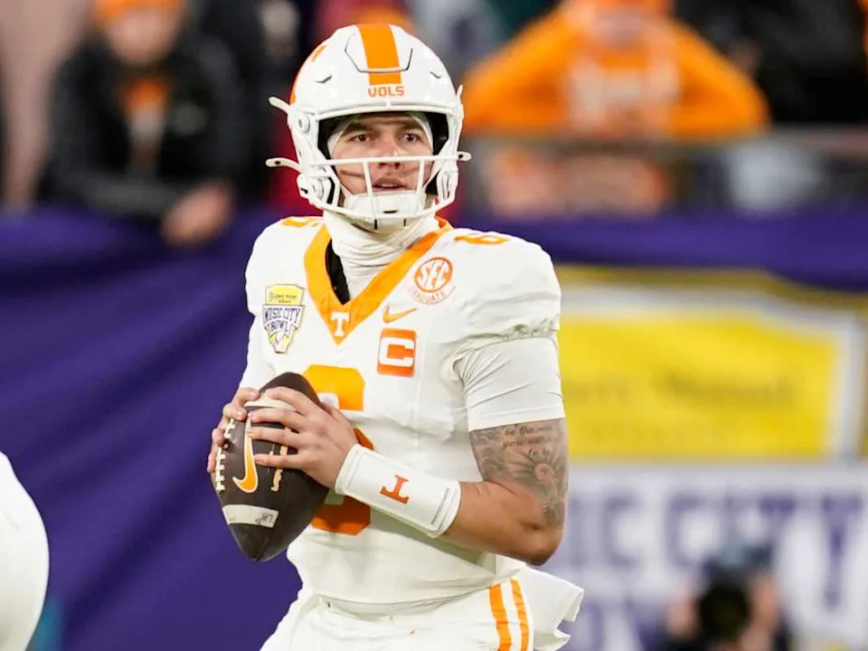 Tennessee quarterback Joey Aguilar (6) looks for an open receiver in the first quarter of the Music City Bowl against Illinois in an NCAA college football game on Dec. 30, 2025, in Nashville, Tennessee.© Andrew Nelles / The Tennessean / USA TODAY NETWORK via Imagn Images
