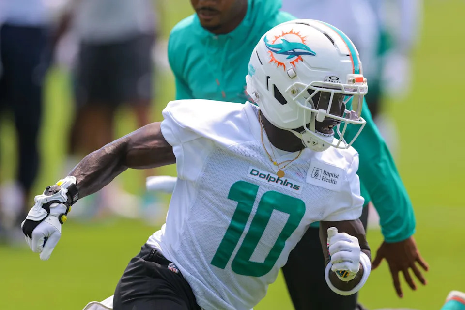 Jun 10, 2025; Miami, FL, USA; Miami Dolphins wide receiver Tyreek Hill (10) practices during mandatory minicamp at Hard Rock Stadium. Mandatory Credit: Sam Navarro-Imagn Images