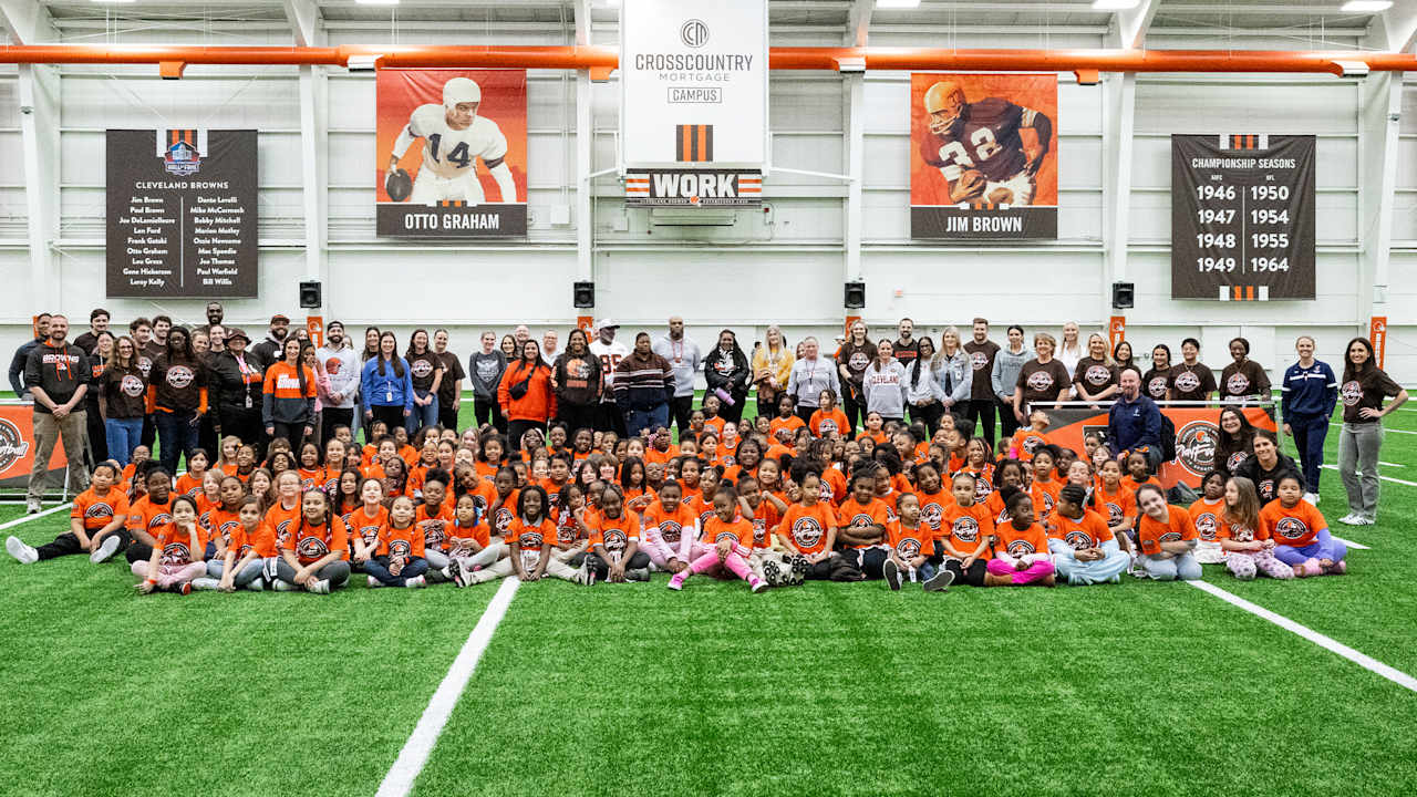 Browns and CrossCountry Mortgage host girls youth flag football clinic in celebration of National Girls & Women in Sports Day