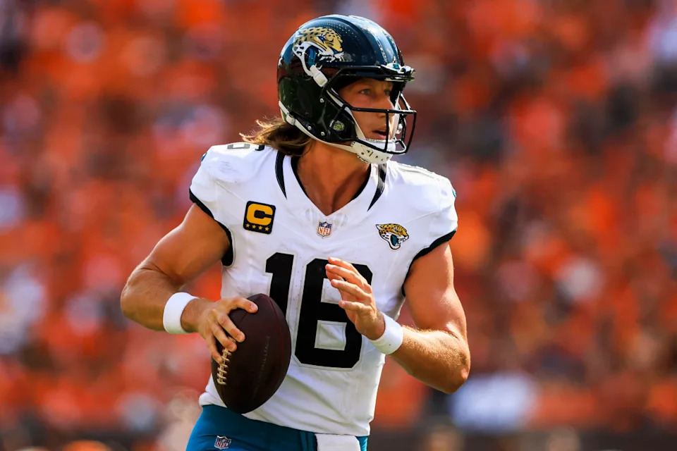 Sep 14, 2025; Cincinnati, Ohio, USA; Jacksonville Jaguars quarterback Trevor Lawrence (16) runs with the ball against the Cincinnati Bengals in the second half at Paycor Stadium. Mandatory Credit: Katie Stratman-Imagn Images© Katie Stratman-Imagn Images