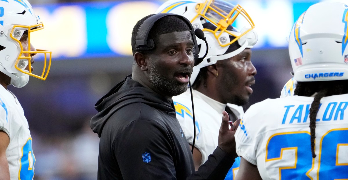 Dallas Cowboys coach Derrick Ansley brings passion, experience defense