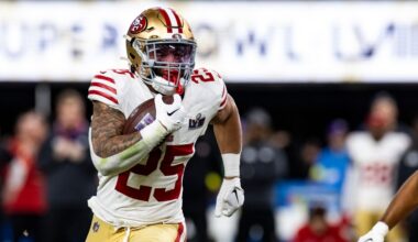 Patriots re-sign running back, offensive tackle on futures contracts