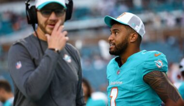 Darrell Bevell leaves Miami Dolphins for Carolina Panthers