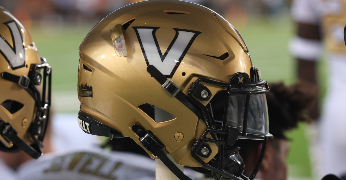 Packers hire a college football pass-rush specialist