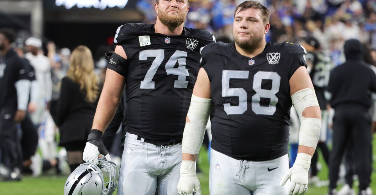 Expect Las Vegas Raiders offensive line to be versatile under Klint Kubiak