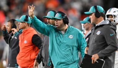 Miami Dolphins News - Dolphins retain two defensive assistants