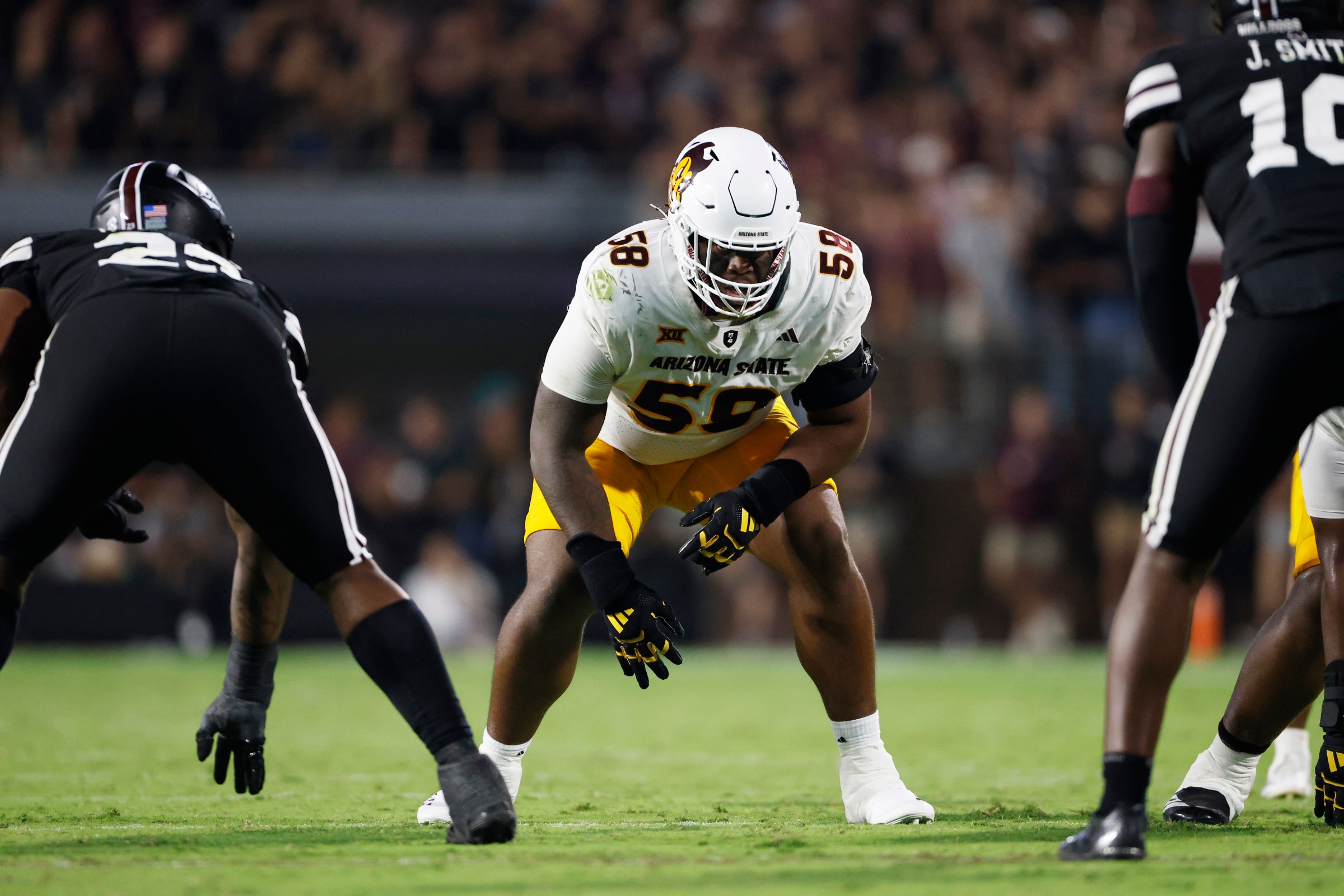 STARKVILLE, MS - SEPTEMBER 06: Arizona State Sun Devils offensive lineman Max Iheanachor (58) during the college football game between the Arizona State Sun Devils and Mississippi State Bulldogs on September 6, 2025, at Davis Wade Stadium in Starkville, Mississippi. (Photo by Andy Altenburger/Icon Sportswire via Getty Images)