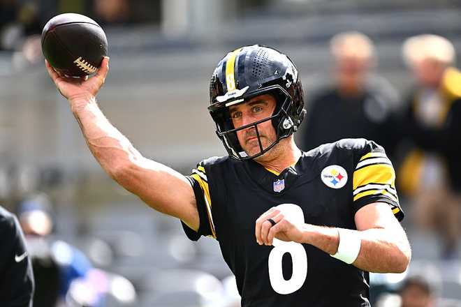 Cleveland Browns v Pittsburgh Steelers PITTSBURGH, PENNSYLVANIA - OCTOBER 12: Aaron Rodgers #8 of the Pittsburgh Steelers warms up prior to the game against the Cleveland Browns at Acrisure Stadium on October 12, 2025 in Pittsburgh, Pennsylvania. (Photo by Joe Sargent/Getty Images)