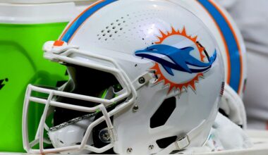Dolphins to hire Packers linebackers coach as new defensive coordinator