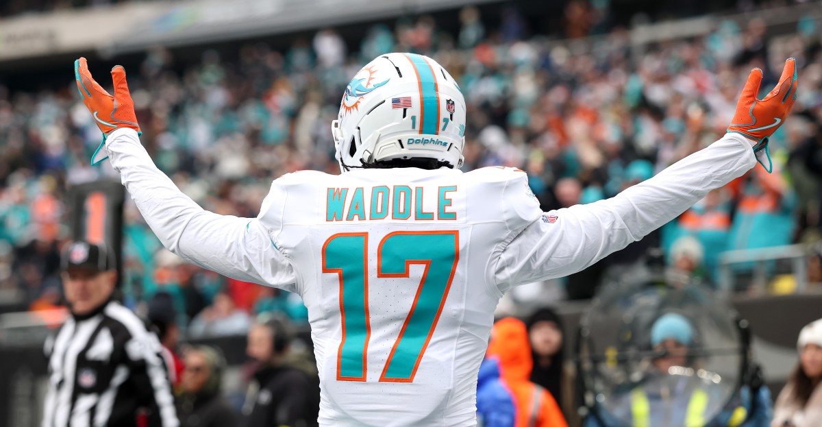 Multiple teams ‘eager to talk’ trades regarding Dolphins star players