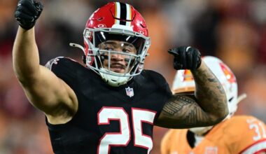 Three Offensive Free Agents the Bucs should Target