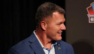 Former Patriots kicker Adam Vinatieri voted into Hall of Fame