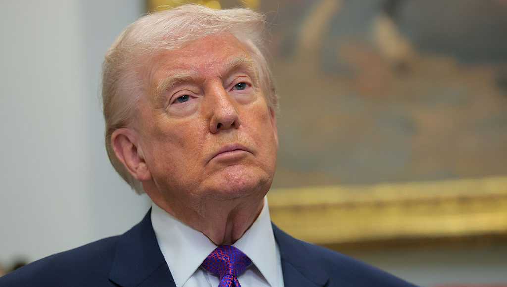 President Trump pardons 5 former NFL players