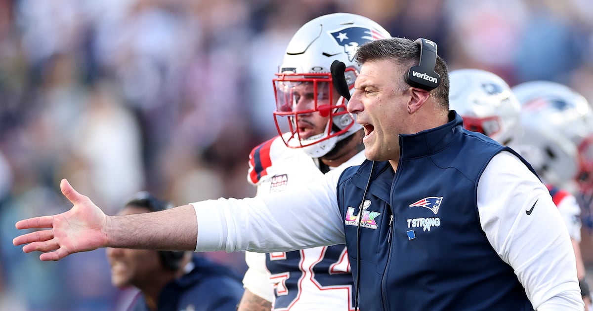 Patriots coach Mike Vrabel, QB Drake Maye react to crushing Super Bowl defeat – Boston 25 News