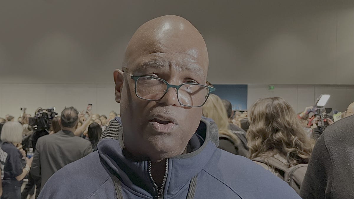 Best Super Bowl storyline? Terrell Williams is cancer-free, back on the Patriots sideline