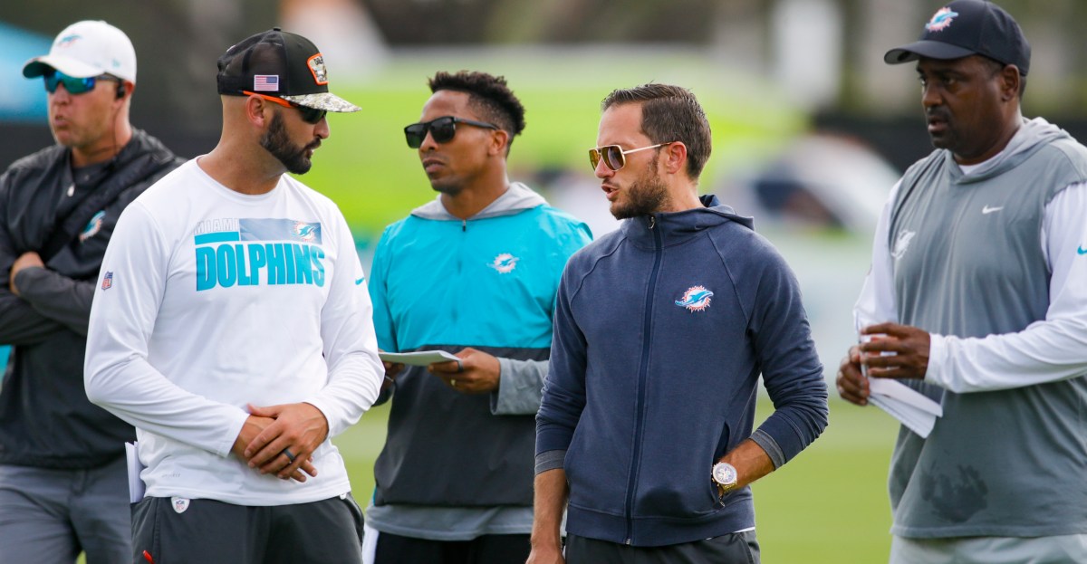 Chargers to hire former Dolphins run game specialist Chandler Henley