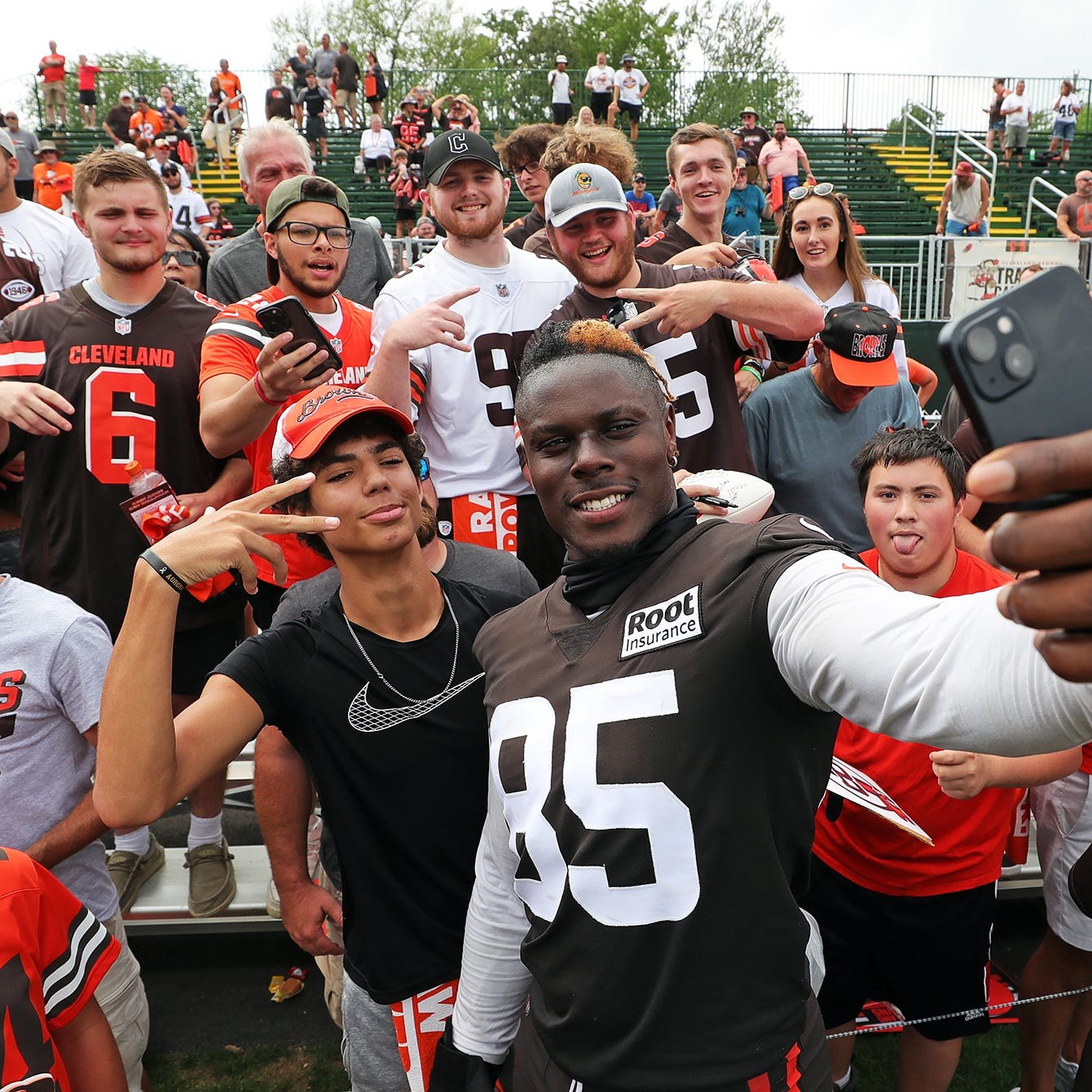 David Njoku’s career with the Browns is now over he says, NFL free agency looms