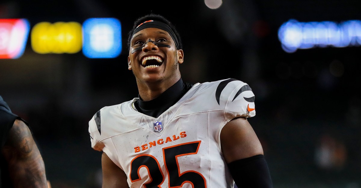 Jalen Davis re-signs with Cincinnati Bengals