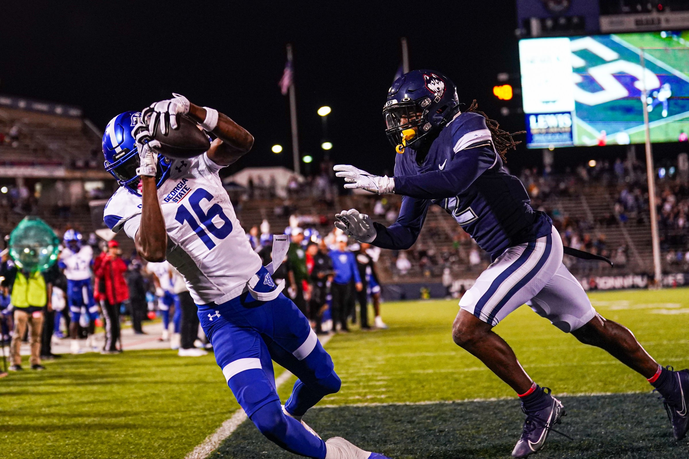 Nov 1, 2024; East Hartford, Connecticut, USA; Georgia State Panthers wide receiver Ted Hurst (16) makes a touchdown catch against the Connecticut Huskies in the second quarter at Rentschler Field at Pratt & Whitney Stadium. Mandatory Credit: David Butler II-Imagn Images