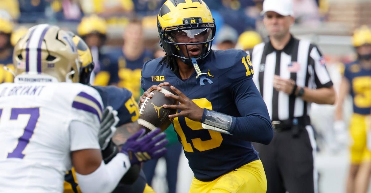 Recruiting Roundup: New QB target discusses offer from Michigan Football