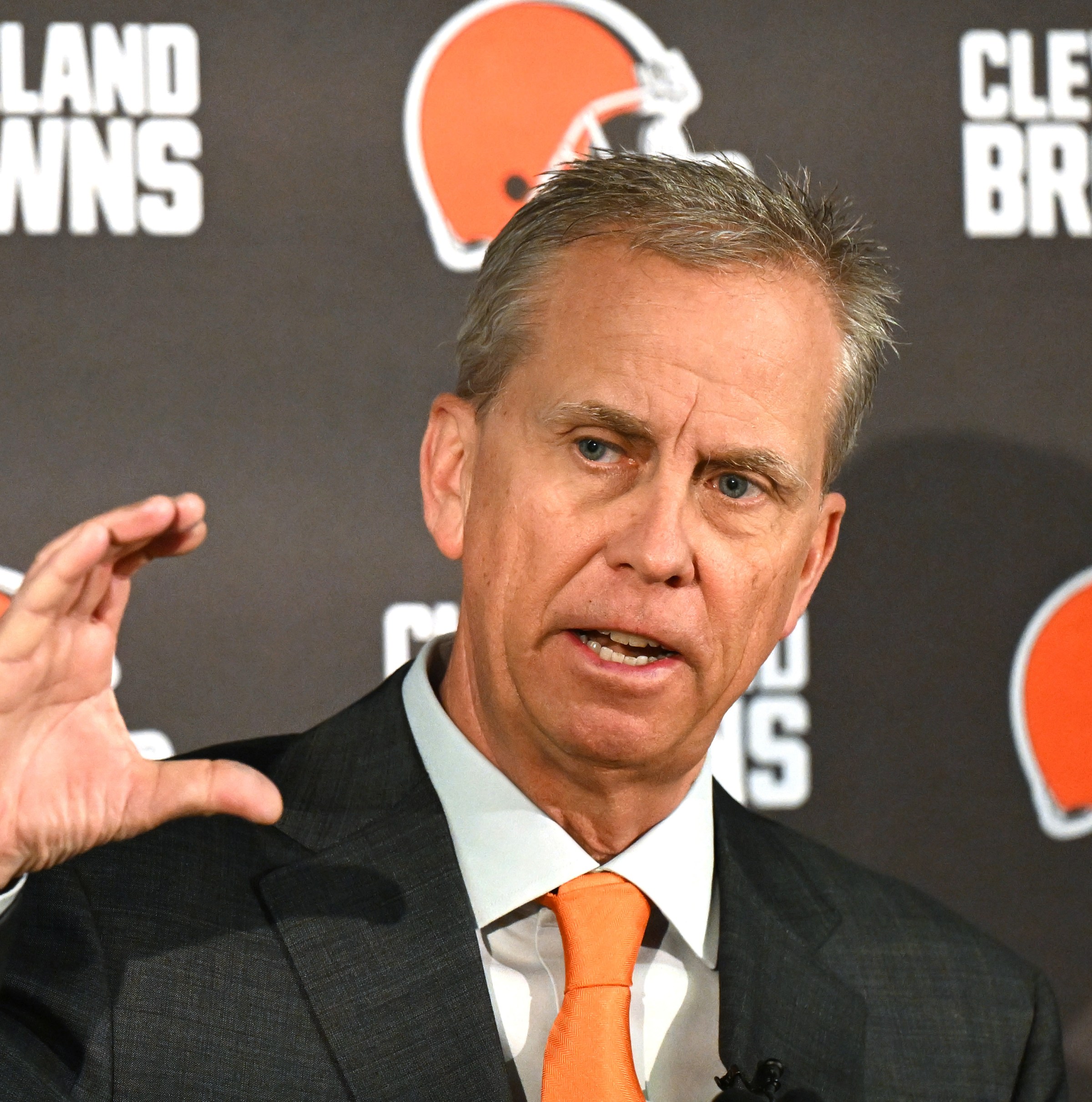 Daily Dawg Chow 2/4; New HC Todd Monken introduces himself to Cleveland