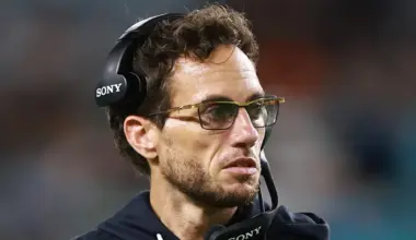 Chargers' Mike McDaniel may strengthen coaching staff with well-known addition