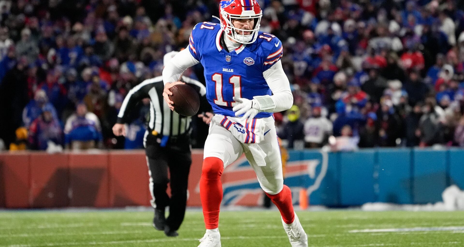 NFL Insider Praises Ex-Steelers QB As 'High-Upside, Low-Risk' Free Agent