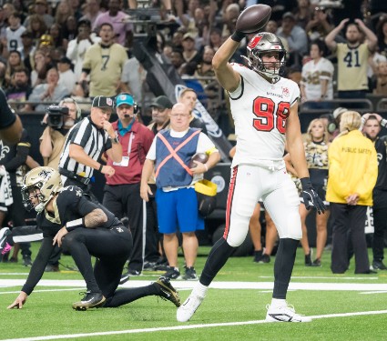 Keeping Anthony Nelson - JoeBucsFan.com